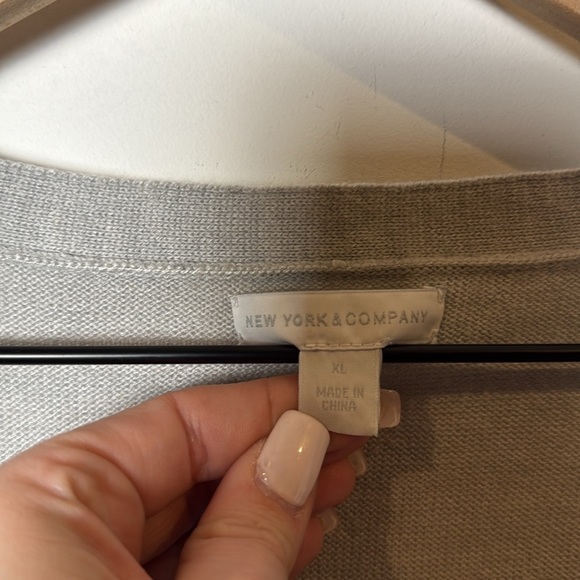 New York Company NYC Womens Gray/Orange Argyle Sweater V-neck Pullover size XL - Picture 2 of 8